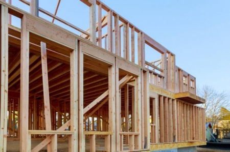 Construire en bois : une solution &eacute;cologique adapt&eacute;e &agrave; La Haye Pesnel