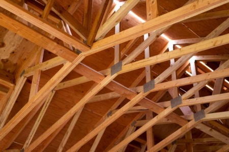 Charpente &agrave; La Haye Pesnel : tout savoir pour bien choisir